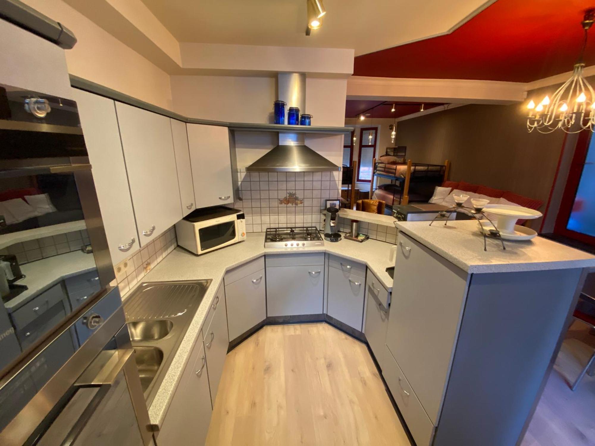 J And R Brussels City Apartment — Photos 2